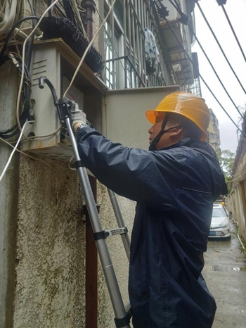图片3:线路维护.jpg 图片3:线路维护.jpg