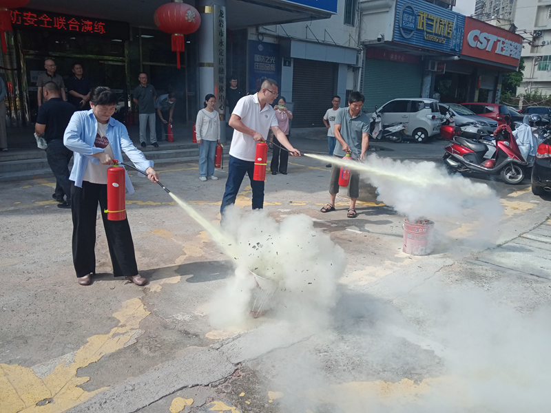 联合消防演练，守紧安全底线--永定开云(中国)举行消防安全联合演练+阙福荣+13860255505+是附图5_副本.jpg